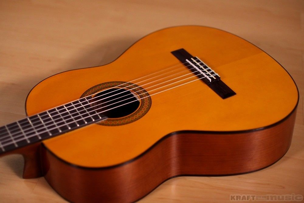 Yamaha Cg102 Nylon String Classical Guitar